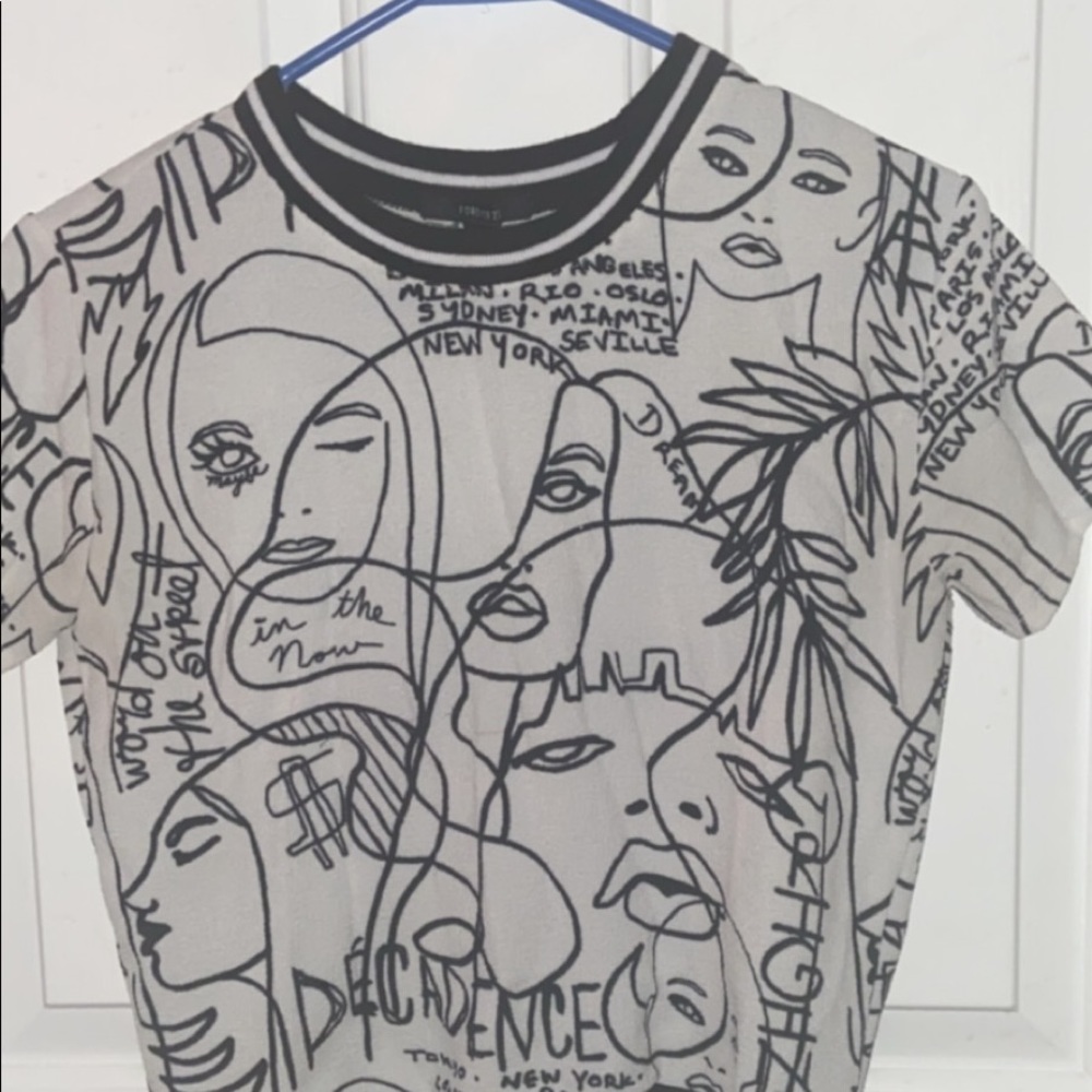 Black and white blouse 🥰